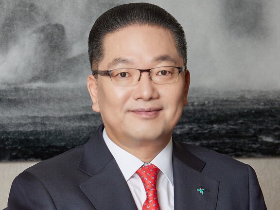 이호성 하나은행장 후보자는 1964년생으로 대구 중앙상업고등학교를 졸업하고 하나은행에 입행하여 중앙영업그룹장, 영남영업그룹장 등을 거쳤다. /하나은행