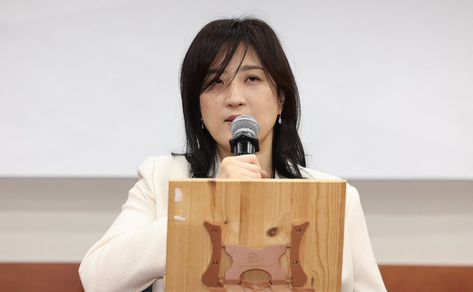 제22대 국회의원선거 비례대표에 당선된 최보윤 국민의힘 의원이 지난 4월 11일 오후 경기도 과천시 중앙선거관리위원회에서 열린 비례대표 당선증 교부식에서 당선 인사를 하고 있다. /연합뉴스