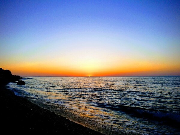 1년간 가정경제는 거품 있는 지출을 먼저 줄이고 저축은 수입의 20% 정도가 적당하다. /픽사베이