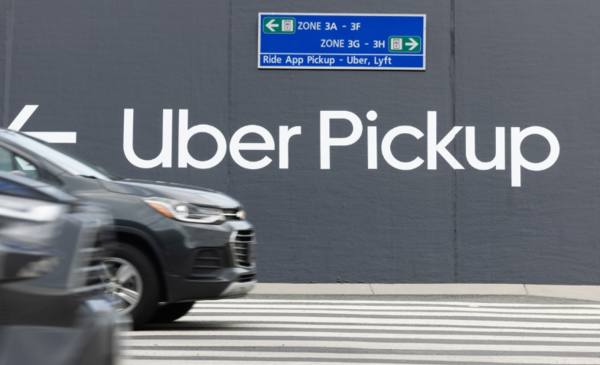 SK스퀘어 자회사 티맵모빌리티가 우버와 합작 설립한 택시 호출 플랫폼 우티(UT) 지분을 전량 매각한다. /연합뉴스