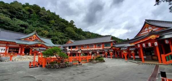 타이코다니 이나리 신사는 ‘나리'라는 글자를 '荷' 자가 아닌 성공의 '成' 자를 쓴단다. 이 신사에 참배하면 성공하는 일이 많다는 ‘썰’이 있다고. /사진=양은심