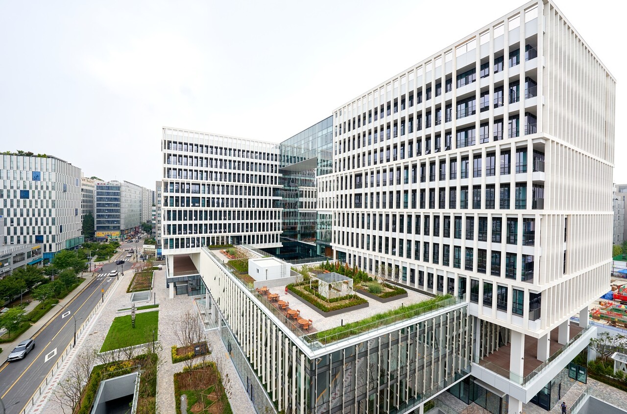 마곡지구 내 알짜입지에서 문화와 여가를 즐길 수 있는 복합단지로 조성되는 지식산업센터가 분양 중에 있어 눈길을 끈다. /HDC현대산업개발