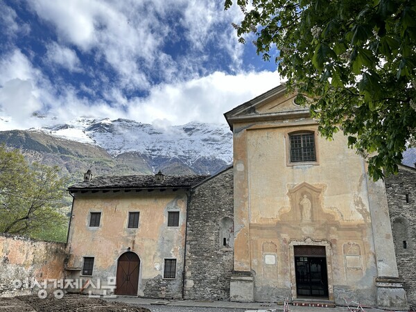 이탈리아 피에몬테 지역 수사 계곡의, 726년에 건립된 노발레스 수도원 /사진=박재희