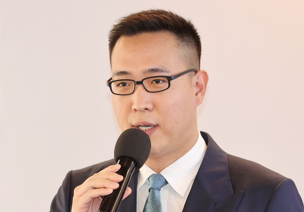 국내 단체급식 시장에서 한화호텔앤드리조트와 아워홈의 1조5000억원 규모 인수합병(M&A)이 진행되며 업계 판도 변화에 대한 관심이 쏠리고 있다. 사진은 한화호텔앤드리조트 미래 비전 총괄 부사장 사진이다. /연합뉴스