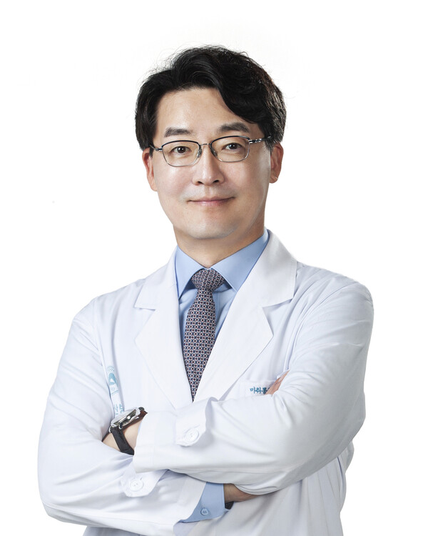 대한통증학회는 신진우 서울아산병원 마취통증의학과 교수가 대한통증학회 24대 회장으로 취임했다고 밝혔다. /대한통증학회