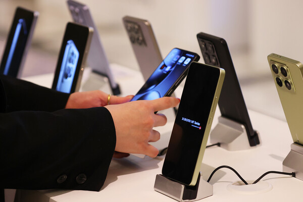 가성비로 유명한 샤오미 코리아는 같은 날 서울 종로구 포시즌스호텔에서 첫 기자간담회를 열고 스마트폰, TV, 로봇청소기, 웨어러블 등 IT·가전 사업 진출 계획을 발표했다. /샤오미코리아