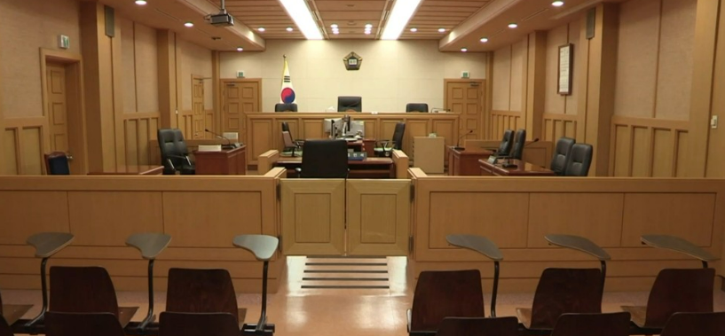 일반적으로 형사 재판은 경찰이 담당하며 경찰은 조사를 위해 피의자에게 출석을 요구한다. 이때 피의자가 3회 정도 응하지 않을 때 체포 영장을 발부하고 체포 이후에는 48시간 이내에 영장 청구를 해서 사전 구속영장을 신청한다. /연합뉴스