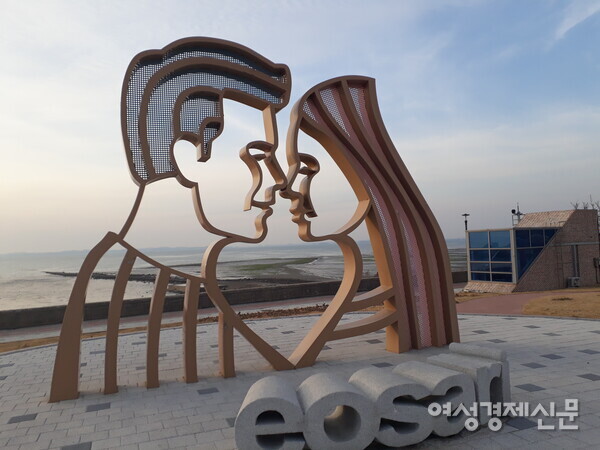 댄스계에서 고정 파트너를 만난다는 것은 배우자 만나기보다 어려울 수도 있다. /사진=강신영