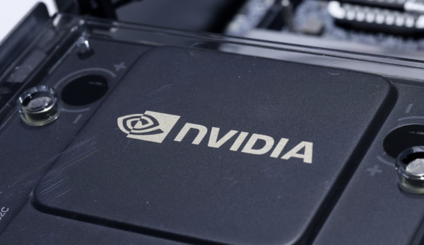 딥시크는 오픈AI가 사용한 칩에 비해 가격이 절반가량인 저사양 칩을 사용해서 비슷한 성능을 구현했다고 발표했다. /연합뉴스