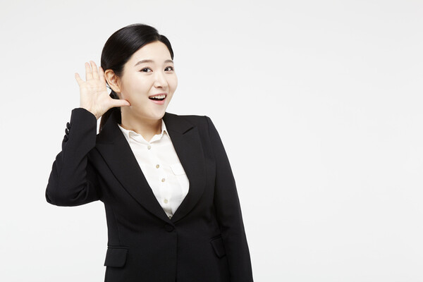 경청은 단순한 대화 기술이 아니라, 기업이 소비자와 직원의 마음을 이해하고 새로운 가치를 창출하는 강력한 무기가 된다. /게티이미지뱅크