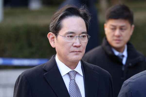 이재용 삼성전자 회장이 '삼성 경영권 불법 승계' 사건 항소심에서 무죄를 선고받았다. 지난해 2월 1심에서 무죄 판결을 받은 지 1년 만이다. /연합뉴스