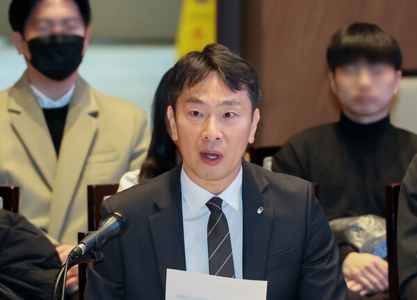 이복현 금융감독원장이 6일 서울 여의도 한국거래소에서 열린 한국증시 활성화를 위한 열린토론회에서 발언하고 있다. /연합뉴스