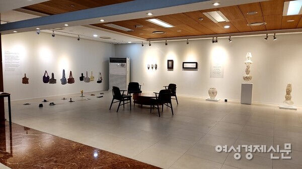 가양타워 안에 있는 상설 갤러리로 외부인도 자유롭게 관람할 수 있다./이한세 객원기자