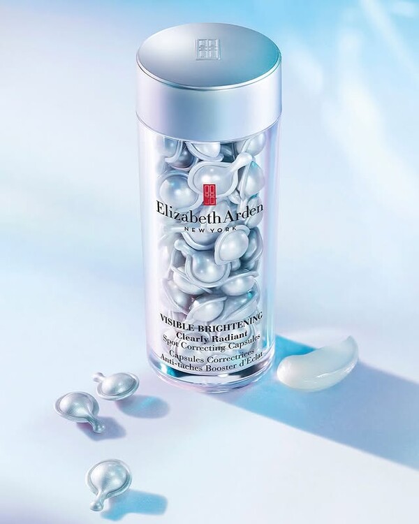 엘리자베스 아덴 '비져블 브라이트닝 스팟 코렉팅 캡슐' /엘리자베스 아덴