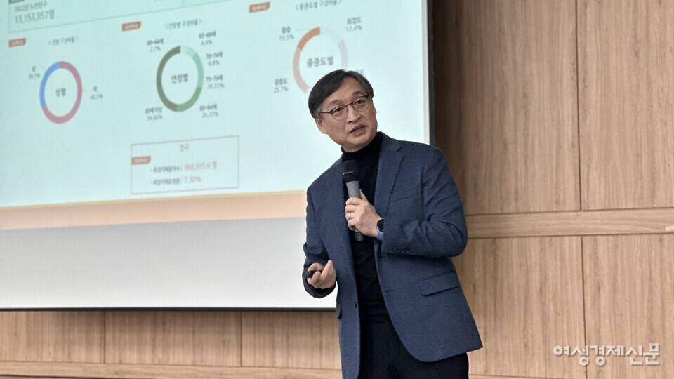 박건우 고려대학교 의과대학 신경과 교수는 "예쁜 치매를 만드는 것이 목표"라며 '뇌 건강 상식 시리즈-우아한 노년'에 대해 발표했다. /김정수 기자