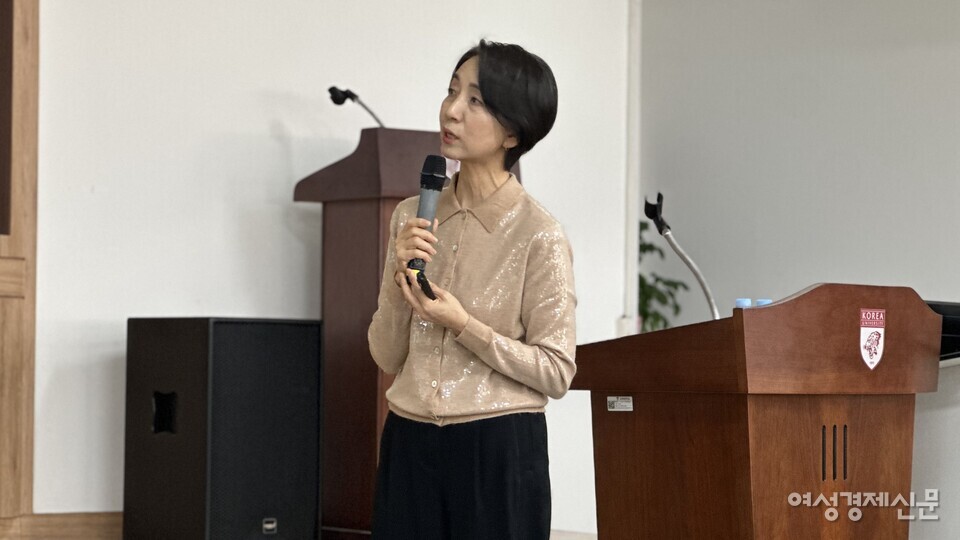 한정란 한서대학교 사회복지학과 교수는 '액티브 시니어의 일과 역량'을 주제로 발제를 맡았다. /김정수 기자