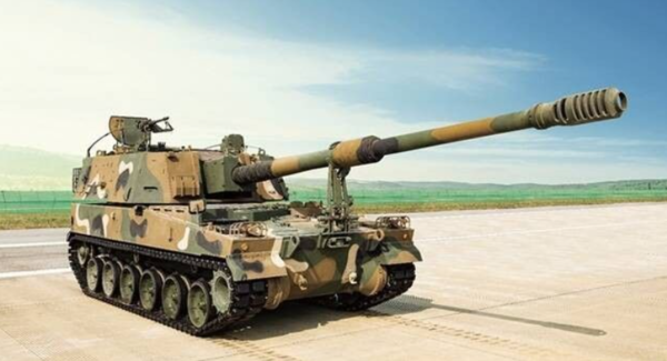 한화에어로스페이스가 지난해 수출 호조로 사상 최대 실적을 거뒀다. 방산·조선해양 분야로 사업을 확장하며 글로벌 시장 경쟁력을 더욱 강화하고 있다. K9 자주포 /한화에어로스페이스