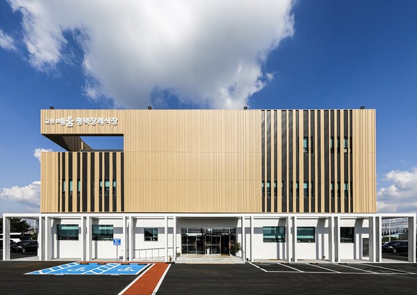 교원은 2010년 교원라이프를 설립해 이미 상조 시장에 진출했으며 업계 선두권으로 자리 잡았다. 사진은 교원라이프 ‘교원예움 평택장례식장’. /교원그룹