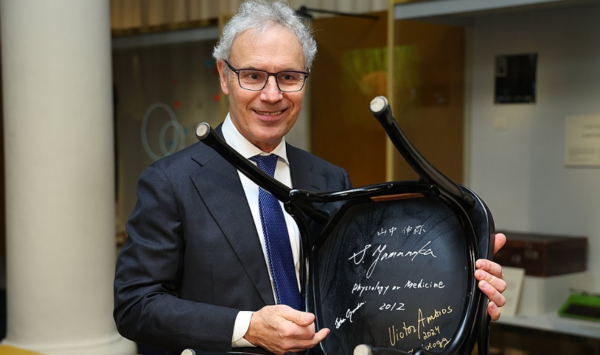 2024 노벨 생리학·의학상을 수상한 미국 생물학자 빅터 앰브로스 /연합뉴스