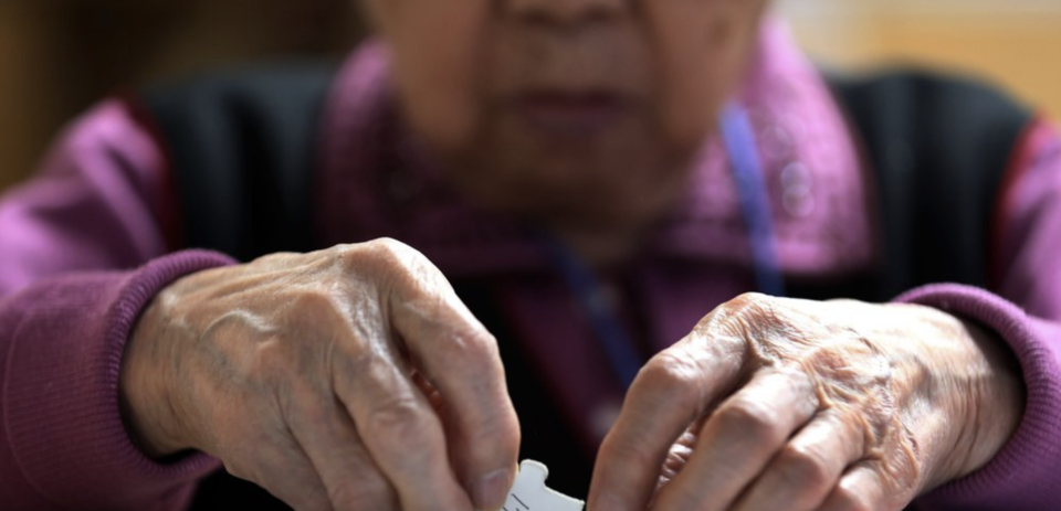 치매·파킨슨병·퇴행성 관절염 등 24개 노인성 질병의 건강보험 급여비(의료급여·비급여 제외)는 2023년 약 5조6000억원으로 집계됐다. 이는 2019년(4조6800억원)보다 19.3% 증가한 수치다. /연합뉴스