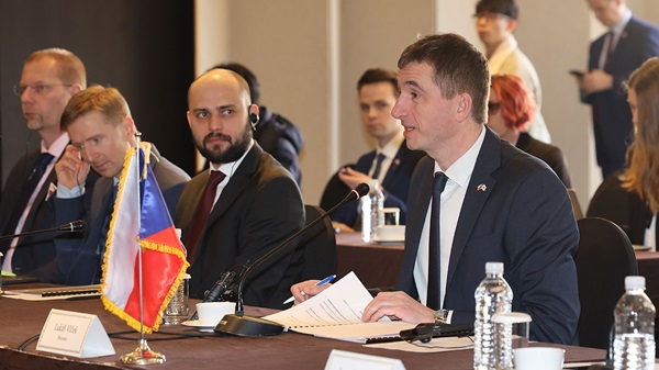 한-체코 제2차 공급망·에너지 대화(SCED)서 인사말하는 루카스 블첵 장관 /연합뉴스