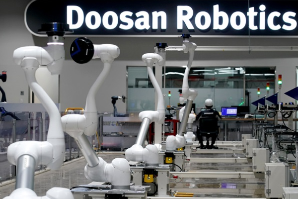 두산로보틱스 수원 공장 전경. /두산그룹