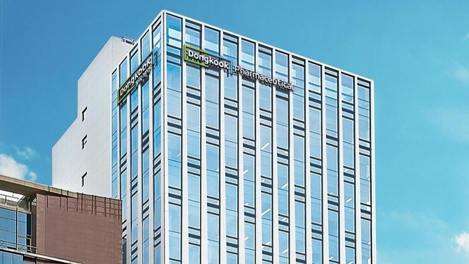 동국제약이 메디컬 에스테틱 사업에 힘을 싣고 있다. 기존 헬스케어 사업이 안정적인 성장세를 이어가는 가운데 지난해 신설한 메디컬 에스테틱 사업부를 앞세워 시장 공략에 속도를 내겠다는 계획이다. /동국제약