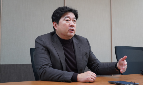 주현철 법무법인 이제 미국변호사는 한국 증시 저평가 국면의 원인으로 투자자 보호 장치 미흡과 시장 신뢰 부족을 꼽았다. /이상헌 기자