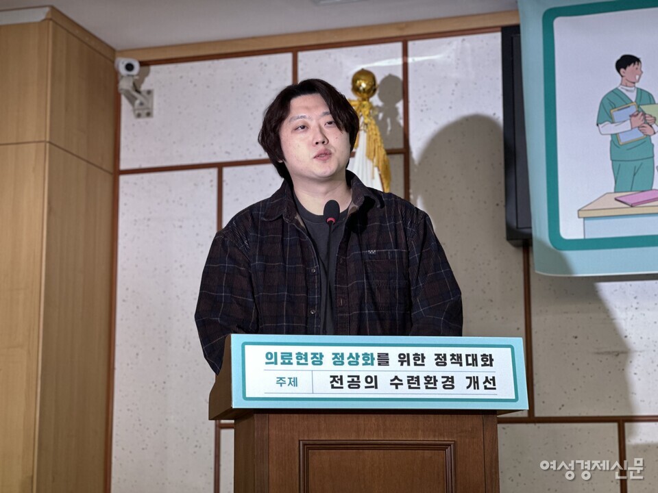 박단 대전협 비대위원장은 “전공의들은 근로자면서 동시에 피 수련자의 지위를 갖고 있지만 현실적으로는 법의 사각지대에 놓여 있다”고 지적했다. /김정수 기자