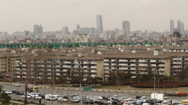재건축 사업이 추진되는 서울의 한 저층 아파트 단지 /유준상 기자