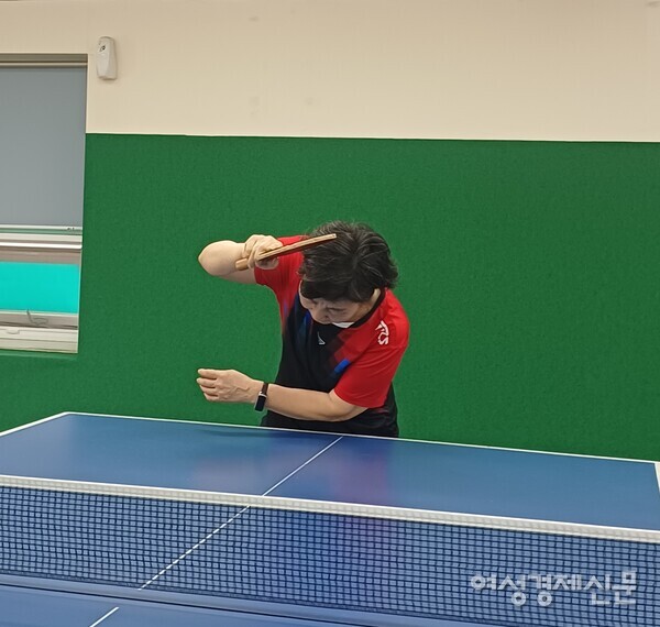 자세를 갖추고 힘껏 공을 친다는 것이 헛손질(?)로 끝났을 때의 그 허망함이란···​ /사진=김정희​