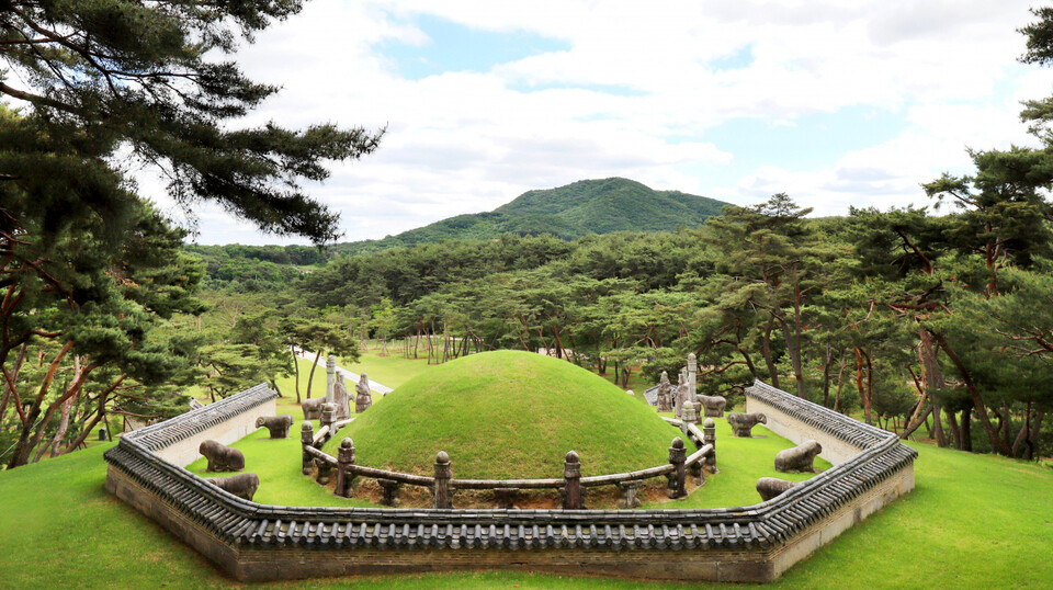 풍수지리는 인간에게 이로운 터전을 찾는 학문이다. /문화재청