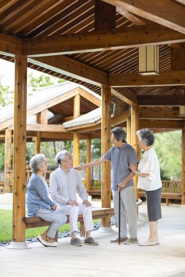 소통은 인간관계를 형성해 주고 고독과 외로움에서 벗어나게 도와준다. /게티이미지뱅크