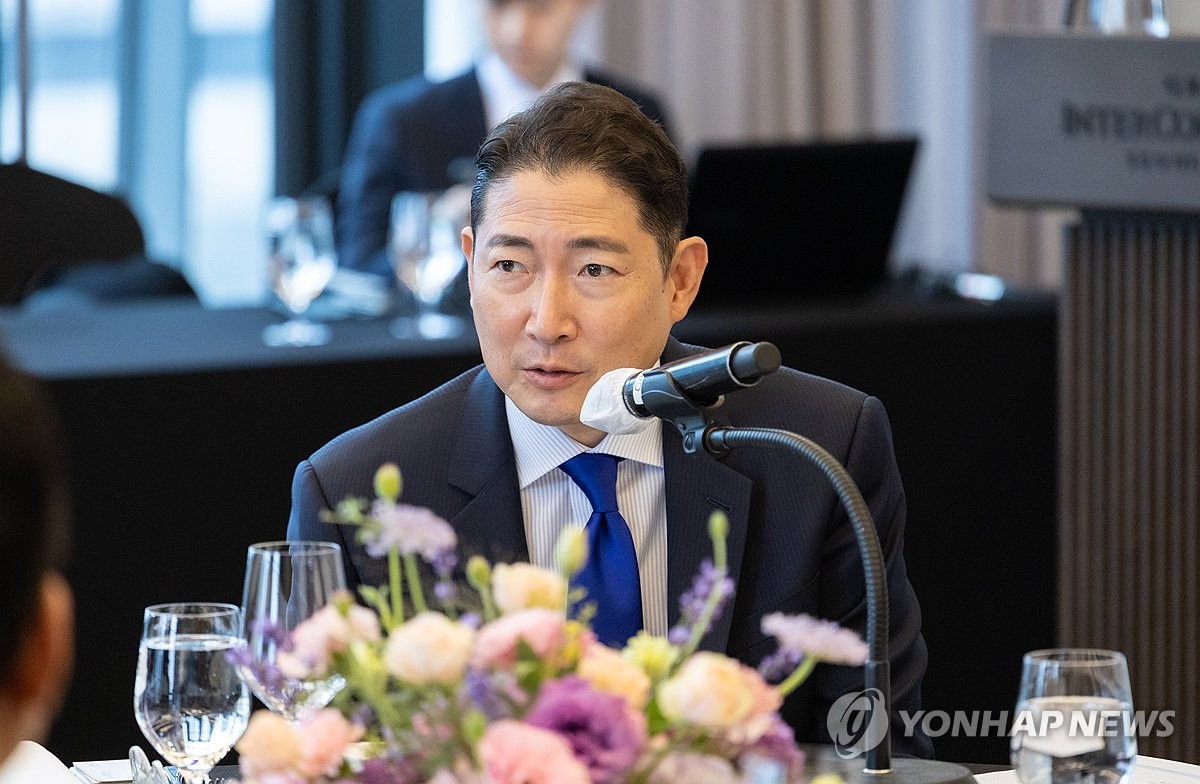 한국무역협회(KITA)가 지난해 2월 7일 서울 성동 그랜드 인터콘티넨탈 호텔에서 개최한 '한일 교류 특별위원회 발족식 및 1차 회의'에서 조현준 효성그룹 회장이 발언하고 있다. /연합뉴스