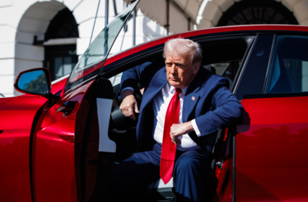 도널드 트럼프 미국 대통령이 자국 빅테크 기업에 대한 외국 정부의 규제에 관세 부과 등 보복 가능성을 시사하면서 인공지능(AI) 규제가 한미 통상 갈등으로 번질 수 있다는 우려가 제기됐다. /AP=연합뉴스