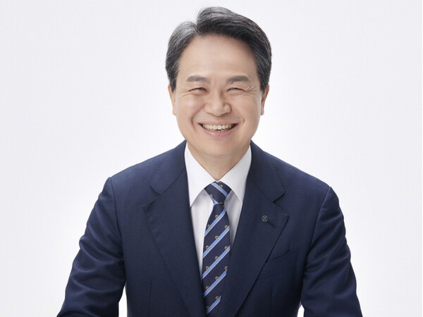 진옥동 신한금융그룹 회장은 '일류 아젠다' 3가지로 스캔들 제로, 고객 편의성 제고, 지속가능한 수익 창출 등을 꼽았다. /신한금융