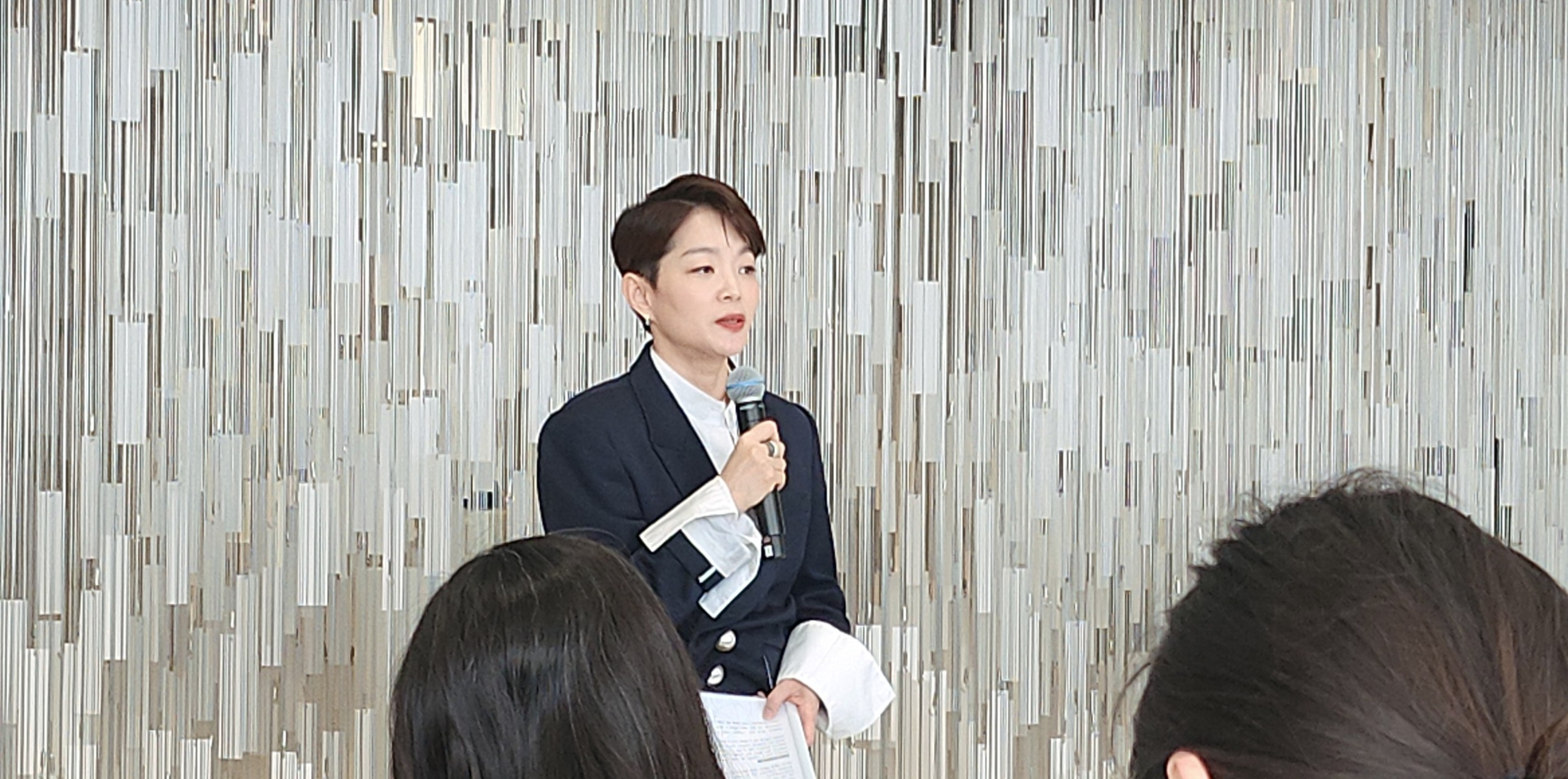 조수현 푸치코리아 지사장이 26일 서울 성동구 XYZ SEOUL에서 열린 팝업 전시회 개최를 기념해 기자간담회를 하고 있다. /류빈 기자