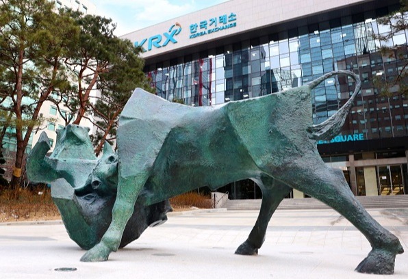 거래소는 감사보고서 제출 시한이 다가오는 가운데 불공정거래 행위로 인한 투자 피해를 예방하고자 지난 10일 '투자유의 안내'(Investor Alert)를 발동했다. /한국거래소