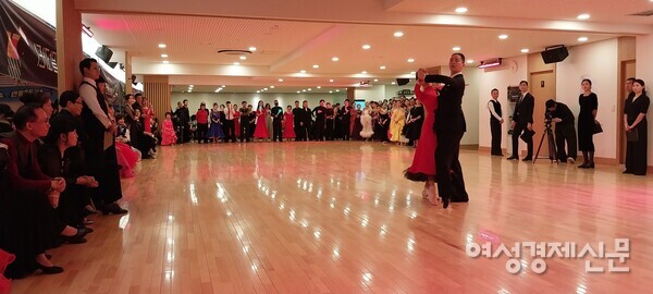 남들보다 뛰어나려면 개인 레슨이 비결이다. 독학으로는 시행착오와 시간이 너무 걸린다. /사진=강신영