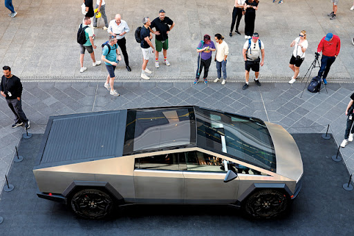 일론머스크가 개발한 감응 없는 자율주행 자동차. /테슬라