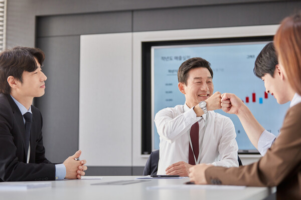 우리가 틀릴 수 있다는 사실을 진심으로 받아들일 수 있을 때 비로소 우리는 상대의 진실에도 귀 기울일 수 있게 된다. /게티이미지뱅크
