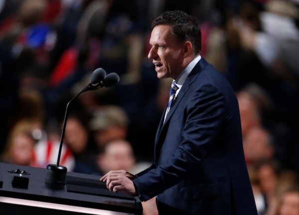 지난 2016년 7월 미국 클리블랜드에서 열린 공화당 전당대회에서 피터 틸 팔란티어 설립자가 도널드 트럼프 대통령에 대한 지지 연설을 하고 있다. /로이터=연합뉴스