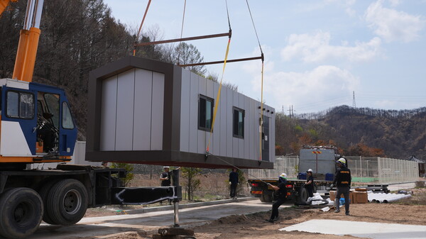 이동식 임시 주거시설 '희망하우스' /손해보험협회