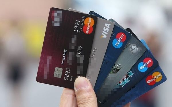 재류 외국인을 대상으로 하는 카드 상품이 다양해질 전망이다. /연합뉴스