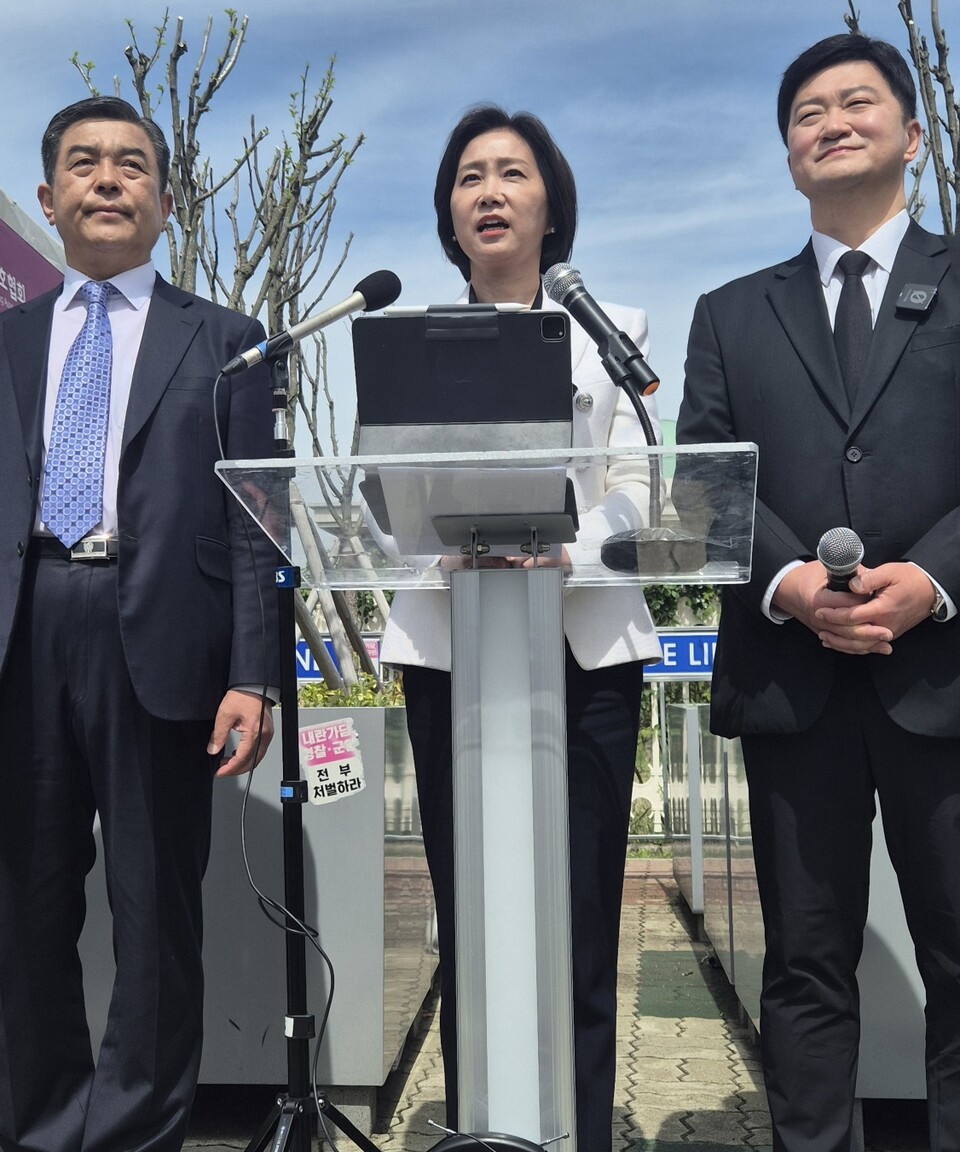 허 전 대표는 이날 대선 출마도 확실시했다. 구체적인 대선 비전은 오는 24일 오전 10시 서울 강서구 허준 공원 허준 동상 앞에서 이뤄질 예정이다. /김민 기자