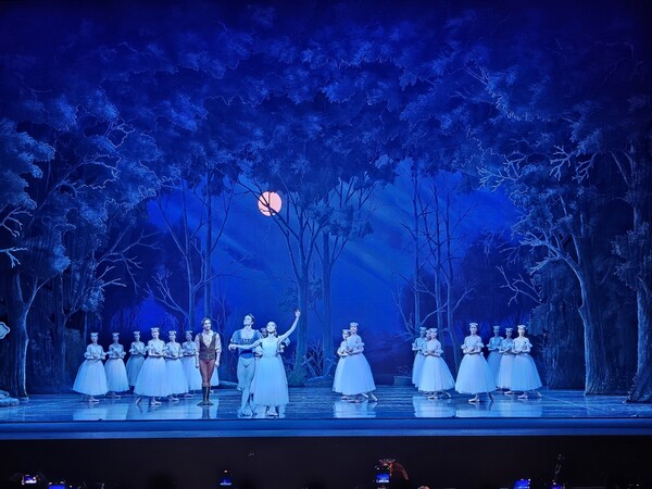 지젤과 알브레히트 역의 전여진과 디아츠코프 사진=한형철 초빙기자