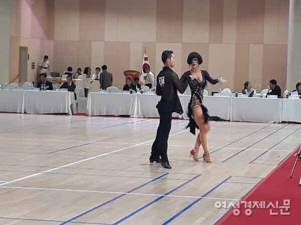 댄스대회에 출전한다는 것은 그 분야에서 최고의 수준에 올랐을 때다. /사진=강신영