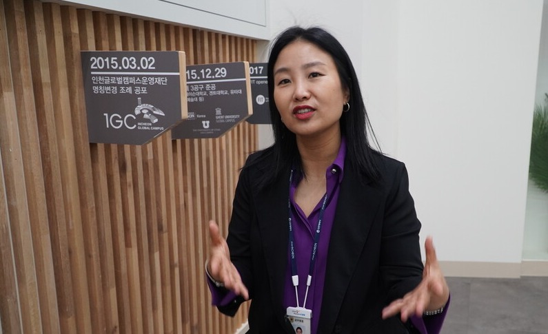 인천광역시청 콘텐츠기획관실의 이혜정 주무관이 인터뷰를 하고 있다. /인천시청