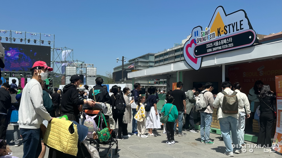 K-스타일은 K-뷰티, 패션, 굿즈 브랜드, 서울시 유관기관들이 참여하는 체험 중심의 공간이다. /김정수 기자