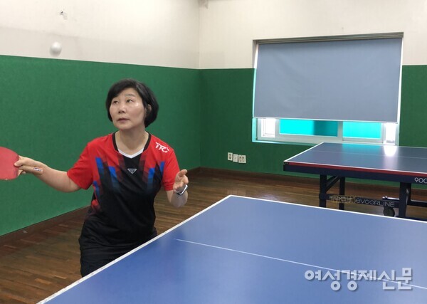 오늘도 탁구를 즐기는 필자의 모습 /사진=김정희